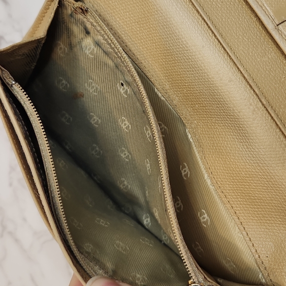 CHANEL Vintage Tan Long Wallet - Picture 12 of 16